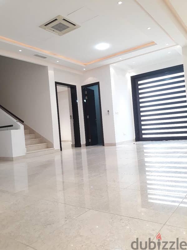 Villa for rent in Qurum 5 bedrooms- Mosaic villas 5