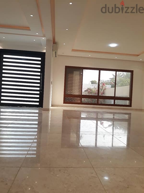 Villa for rent in Qurum 5 bedrooms- Mosaic villas 6