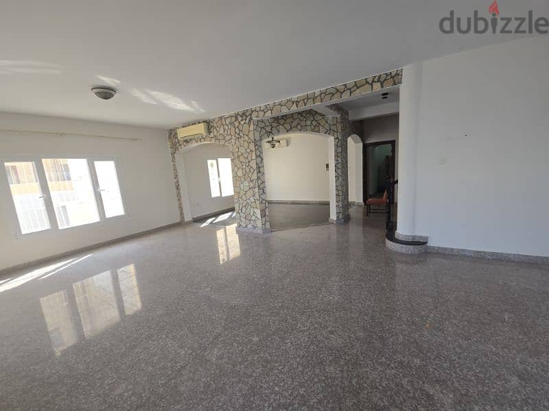 spacious  villa near Indian school mobelah hai al Noor 1