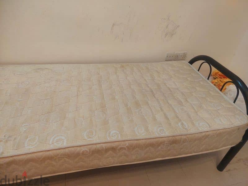 SPRING mattress high 4 omr,RAHA king size mattress,,delivery available 2