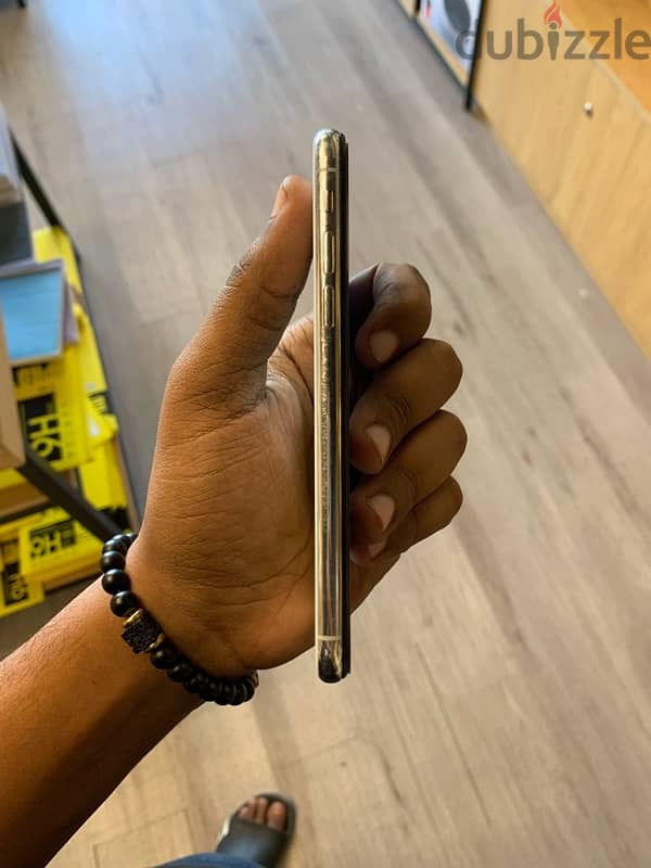 for sell iPhone XS 4