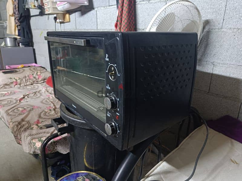 2 microwave for sale just 40 OMR 4