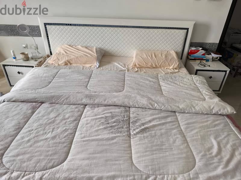 Full Elegant Bedroom (Good Condition) 3