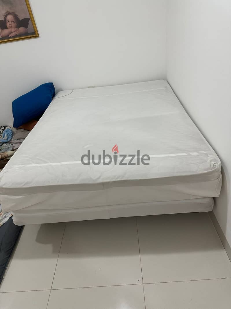 Metal frame bed with  mattress i 0