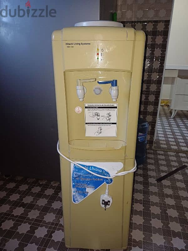 Dispenser, Excellent condition and fit for Hot summers 3