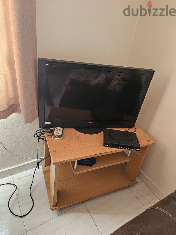 in good condition with TV unit 0