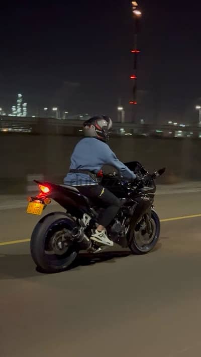 للبيع دراجه هونداء CBR500R