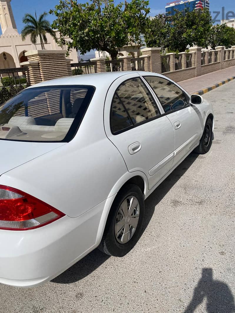 Nissan Sunny 2012 0