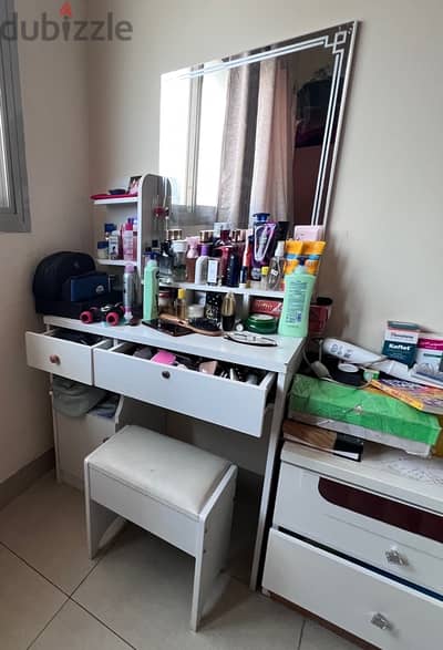 dressing table