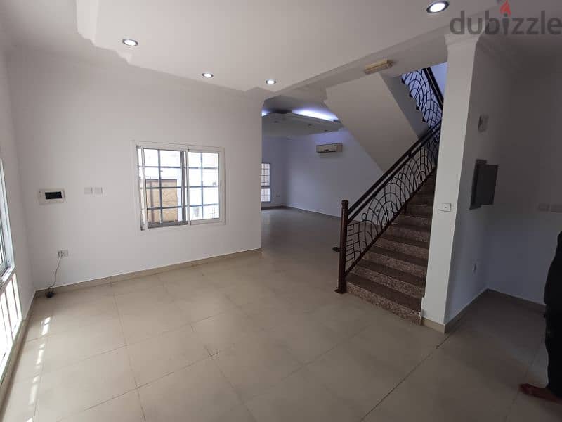 فيلا للأجار بالحيل الشماليه Villa for rent in Al Hail,north 3