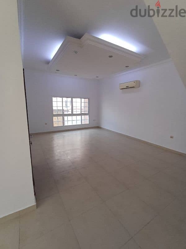 فيلا للأجار بالحيل الشماليه Villa for rent in Al Hail,north 4