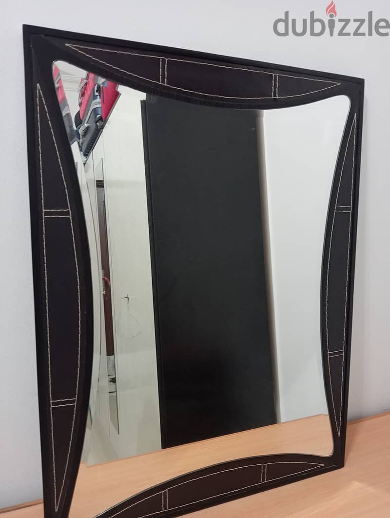 Good condition mirror for sale 2