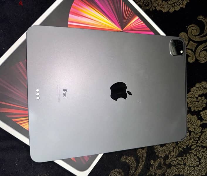 Ipad pro M1 128gb 2022 with box and Pencil 3