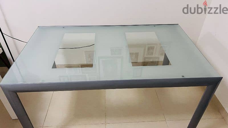 Dining Table 0