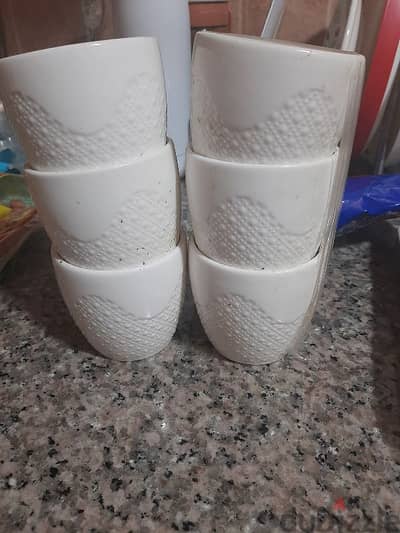 6 cups. never used