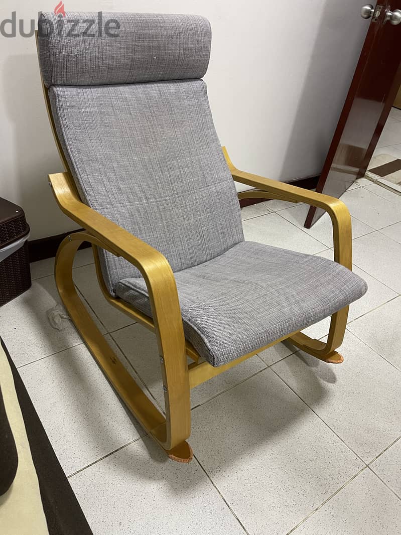 Rocking chair for urgent sale 4