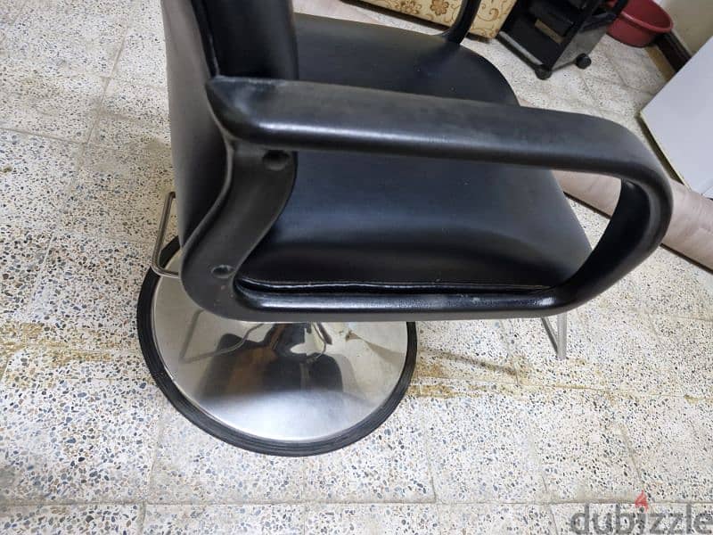 Hair Cutting Chair 4