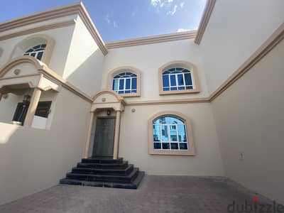 2Me3-Nice 4BHK Villa For Rent in North Ghubrah