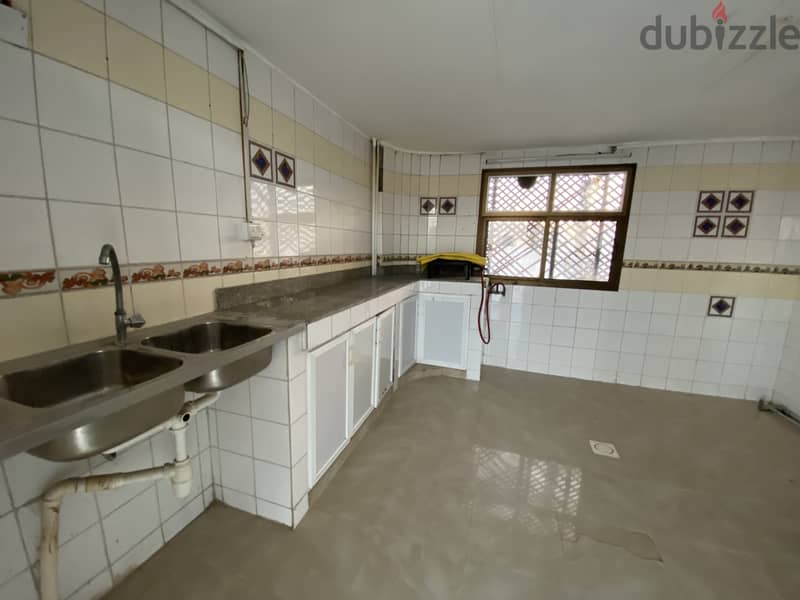 2Me4-Cozy 4+1BHK Villa For Rent in North Ghubrah 16