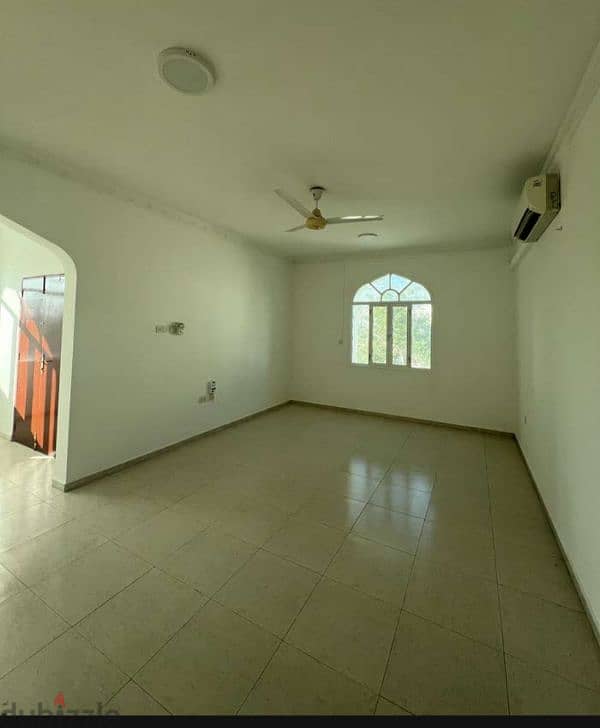 a zaiba  _ flat for rent very big 3bhk 5