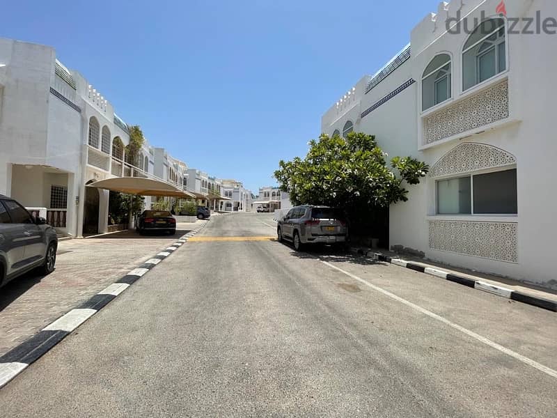 For Rent 3 BHK + 1 Villa at Al Qurum 0