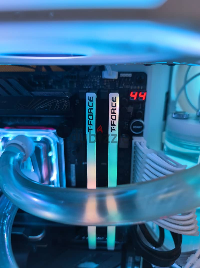 High-End ASUS Custom Gaming PC | RTX 3080 | i7-13700K | Water Cooling 4