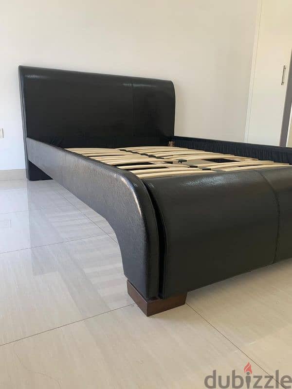 leather bed 150*200 size 8