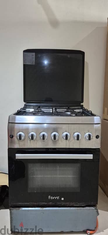 Cooking range and gas cylinder in good condition