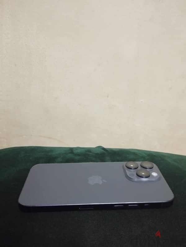 APPLE IPHONE 15 Pro Max 4