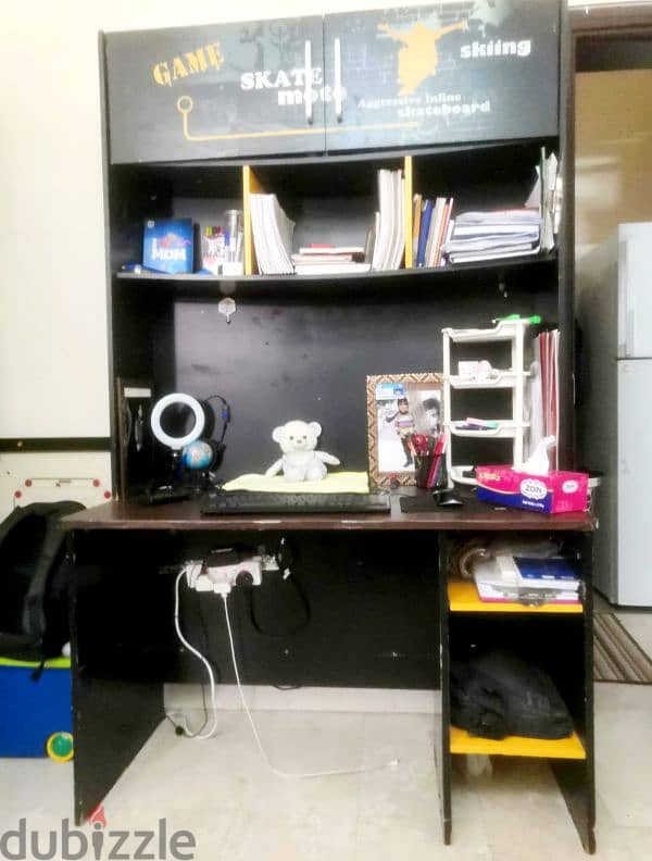 STUDY TABLE URGENT SALE. . . . immediately sale 0