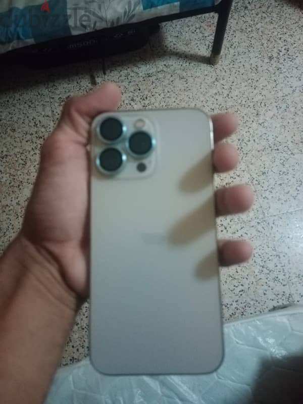 i phone 13 pro LLA 2