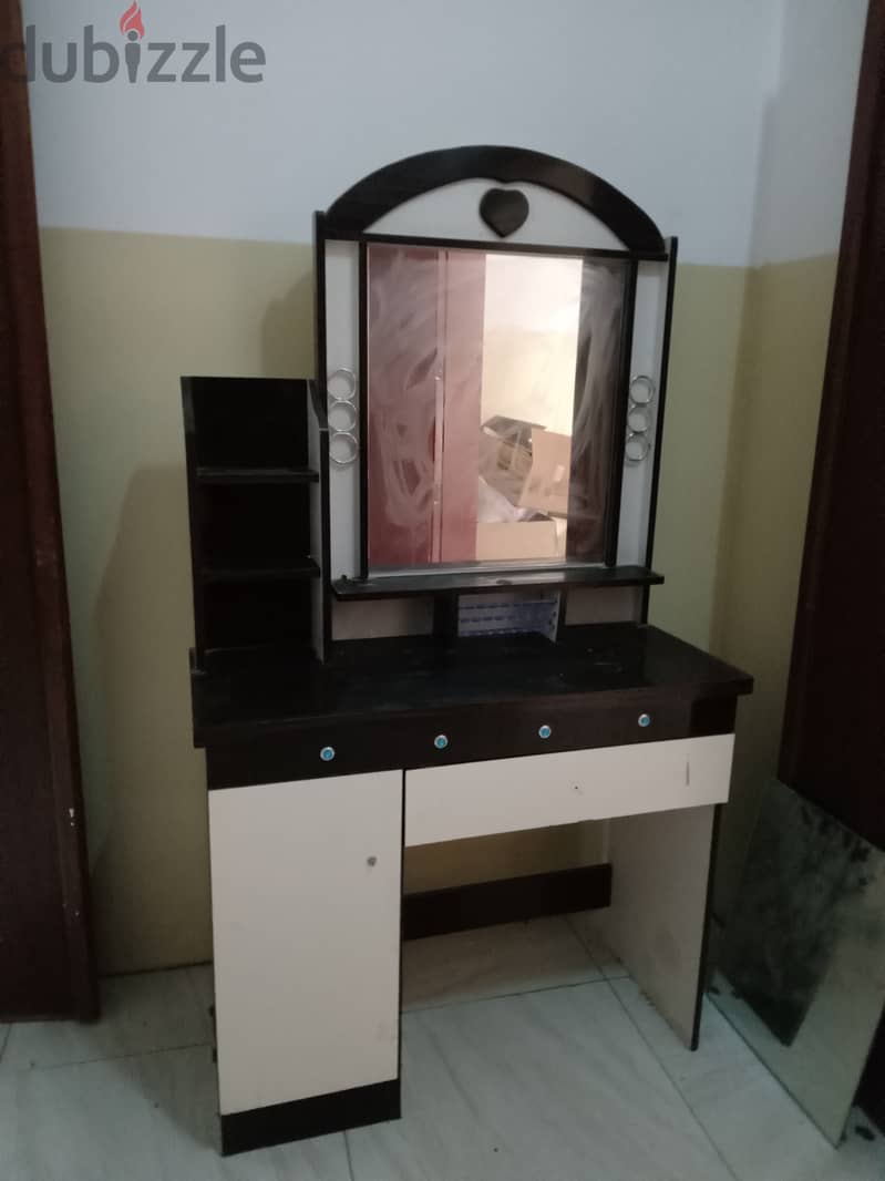 Dresser with mirror 1