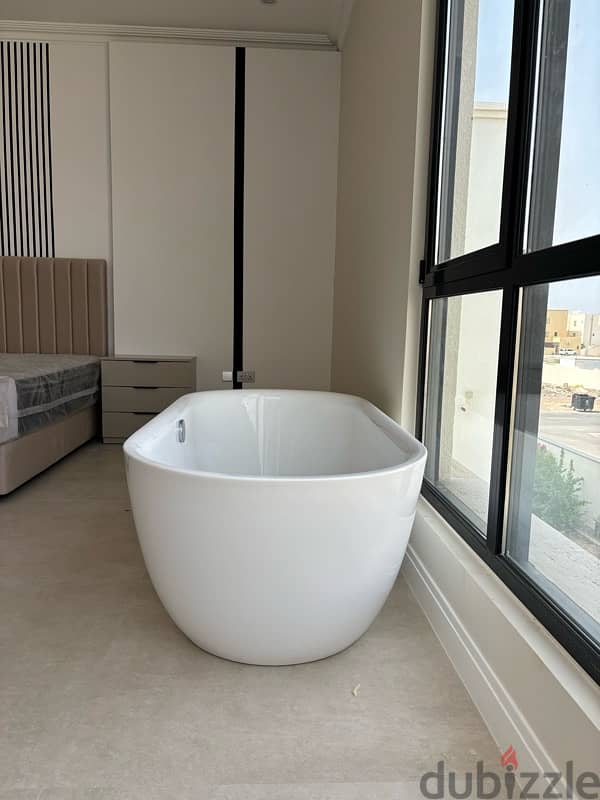 Milano bathtub 0