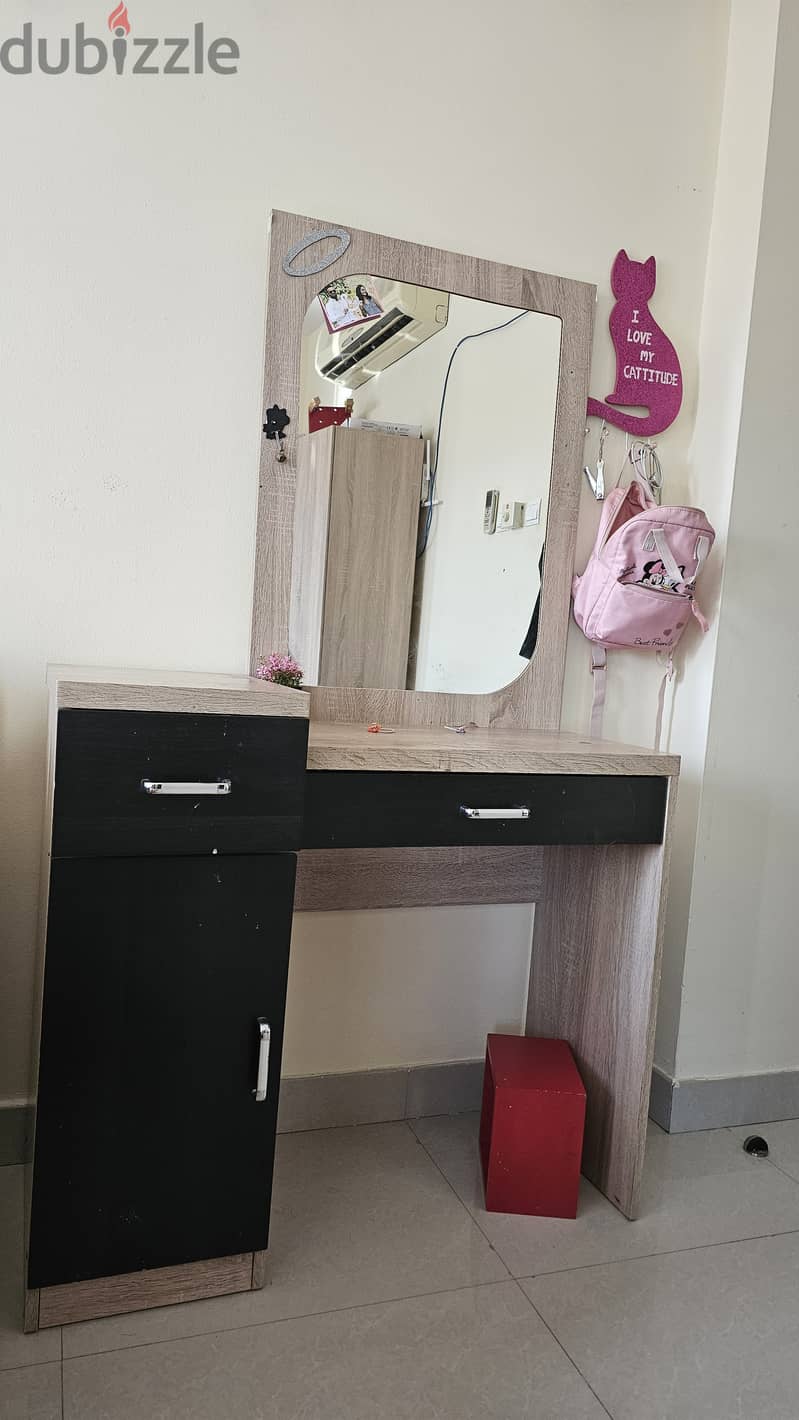 Dressing table urgent sale 0