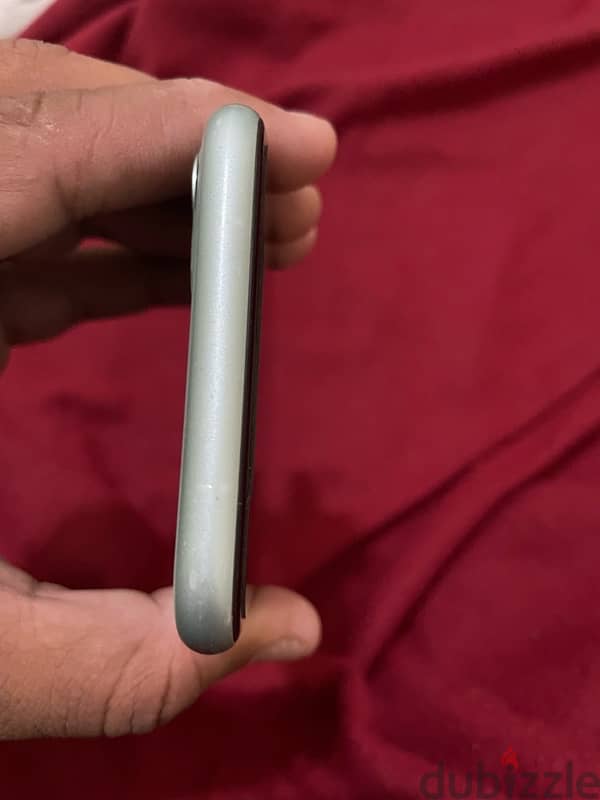 iphone 11 128 GB battery 75% only mobile not open 5