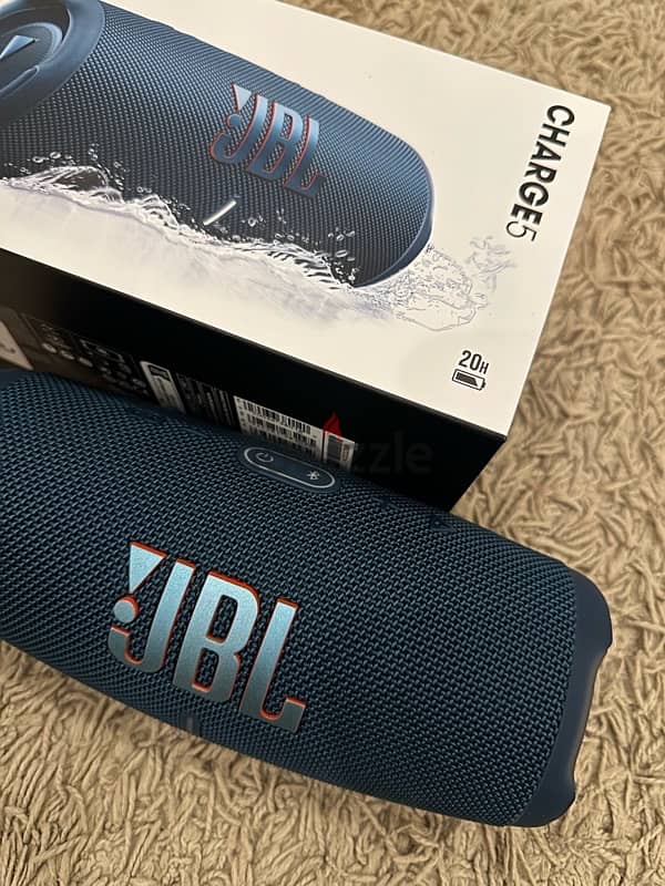 Brand new JBL CHARGE 5 (unused + 1year warranty) 1