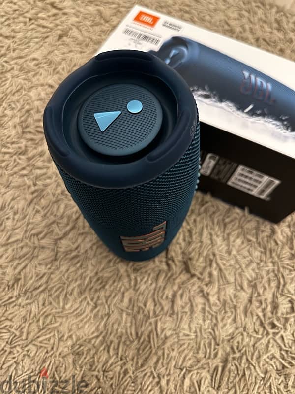 Brand new JBL CHARGE 5 (unused + 1year warranty) 2