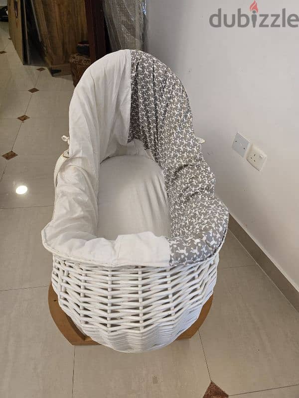 baby bassinet 0