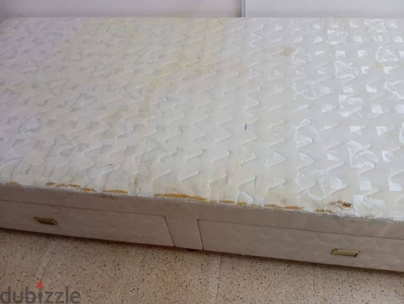 Single cot bed with 2 large storage drawers 0