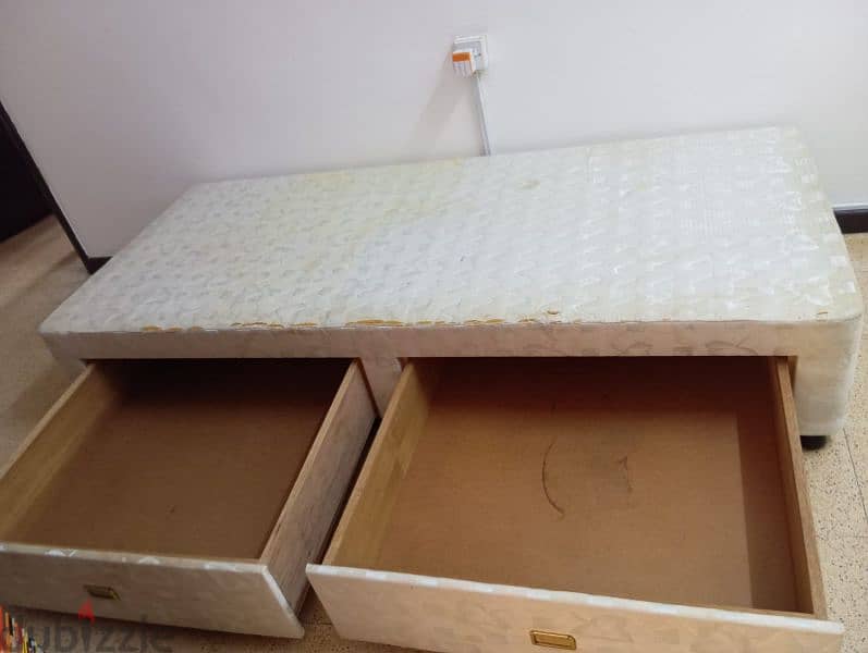 Single cot bed with 2 large storage drawers 1