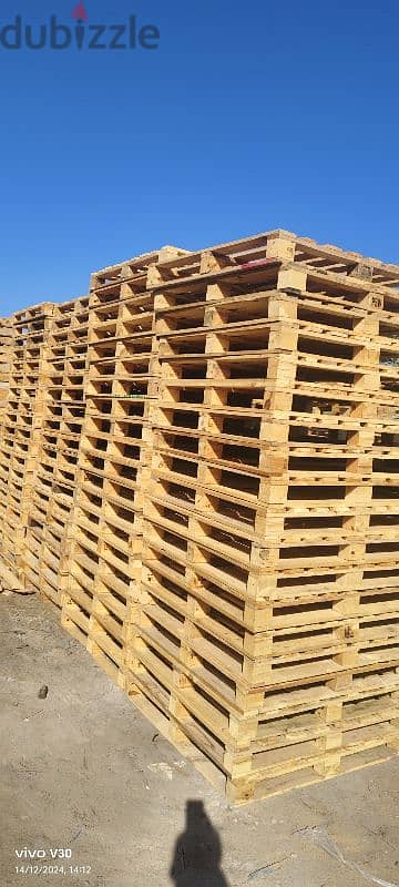 we have all kinds pallets plastic and wooden pallets and boxes sale