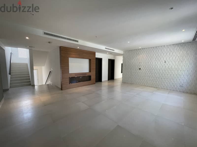 6 Bedroom Villa for Rent in Al Mouj 18