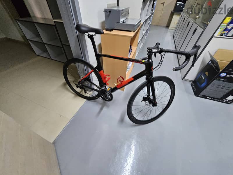 JAVA road bike. Carbon made. Light-weight. Size 570. 3