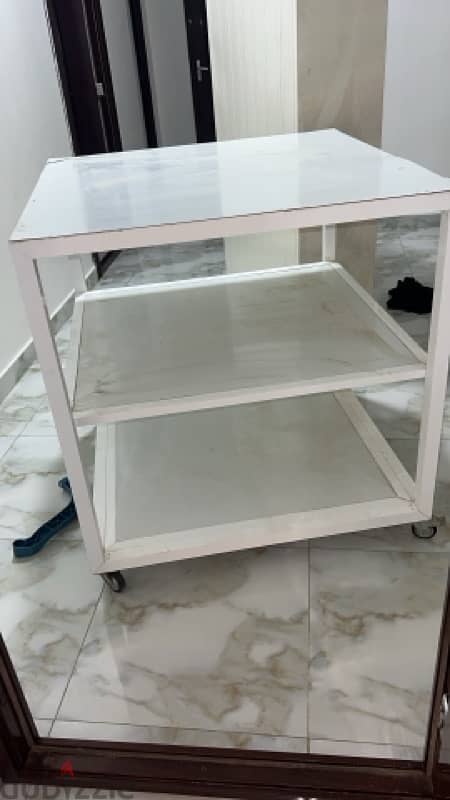 ALUMINUM TABLE 0