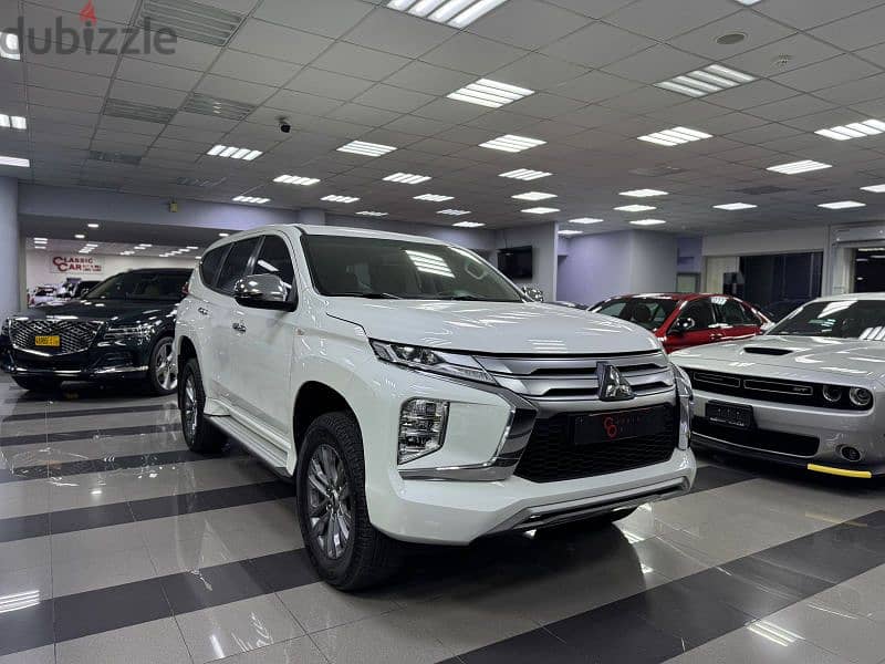 Mitsubishi Montero 2023 0