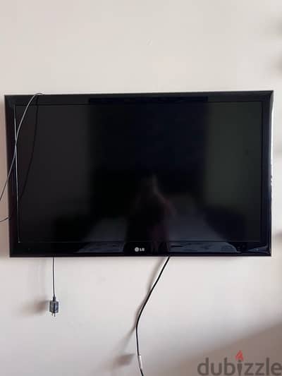 32 inches TV for sale