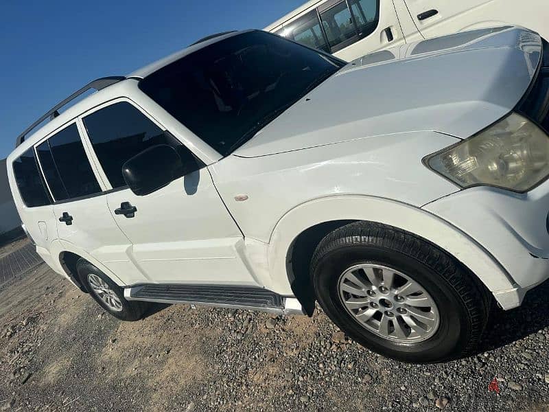 mitsubishi pajero 2012 model 3