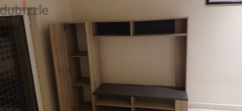 TV unit very good condition 2