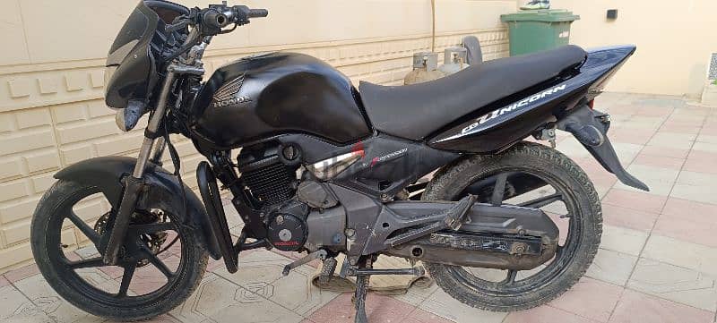 للبيع هوندا 150cc نظيفه مفتاح الوكالة 0