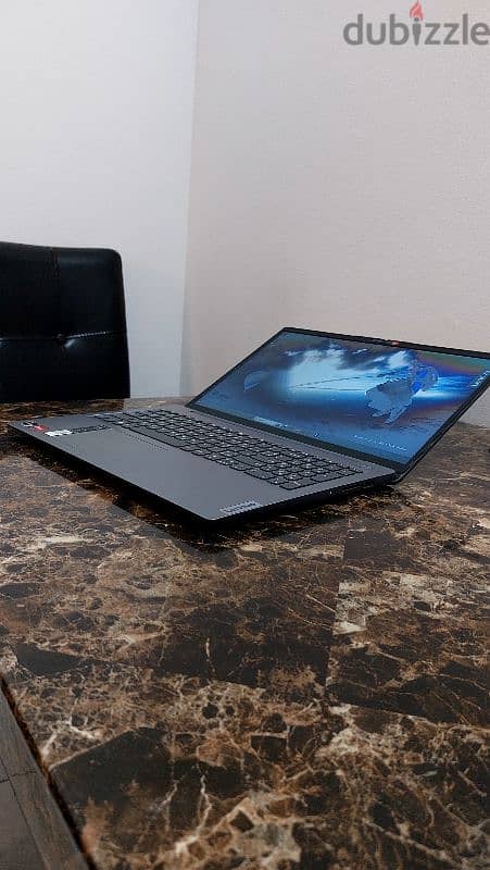 Superfast and very reliable lenovo ideapad 3.  With amd graphics. 6